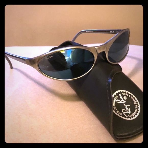 Ray-Ban Other - Ray Ban Sunglasses with case